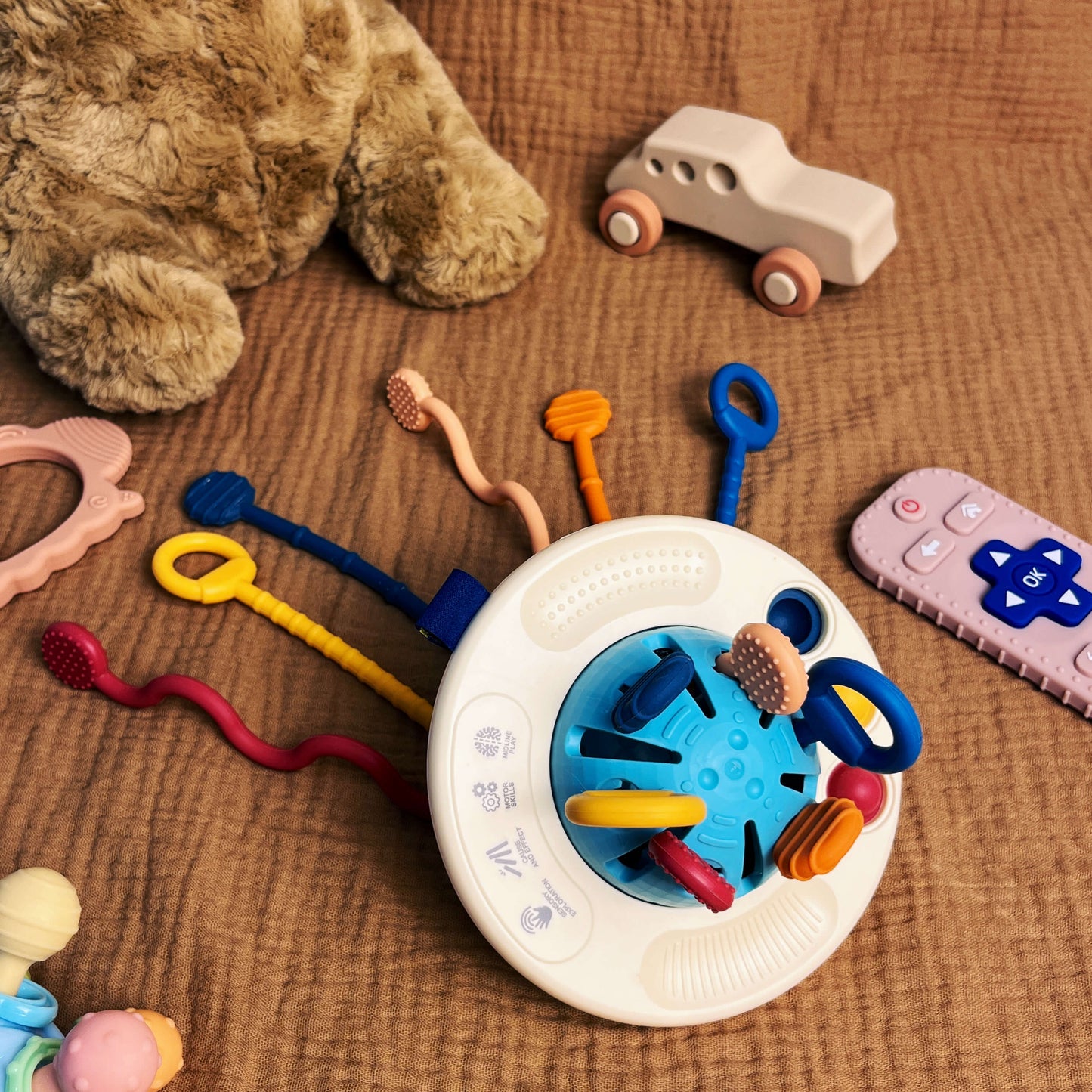 UFO Silicone Pulling Toy