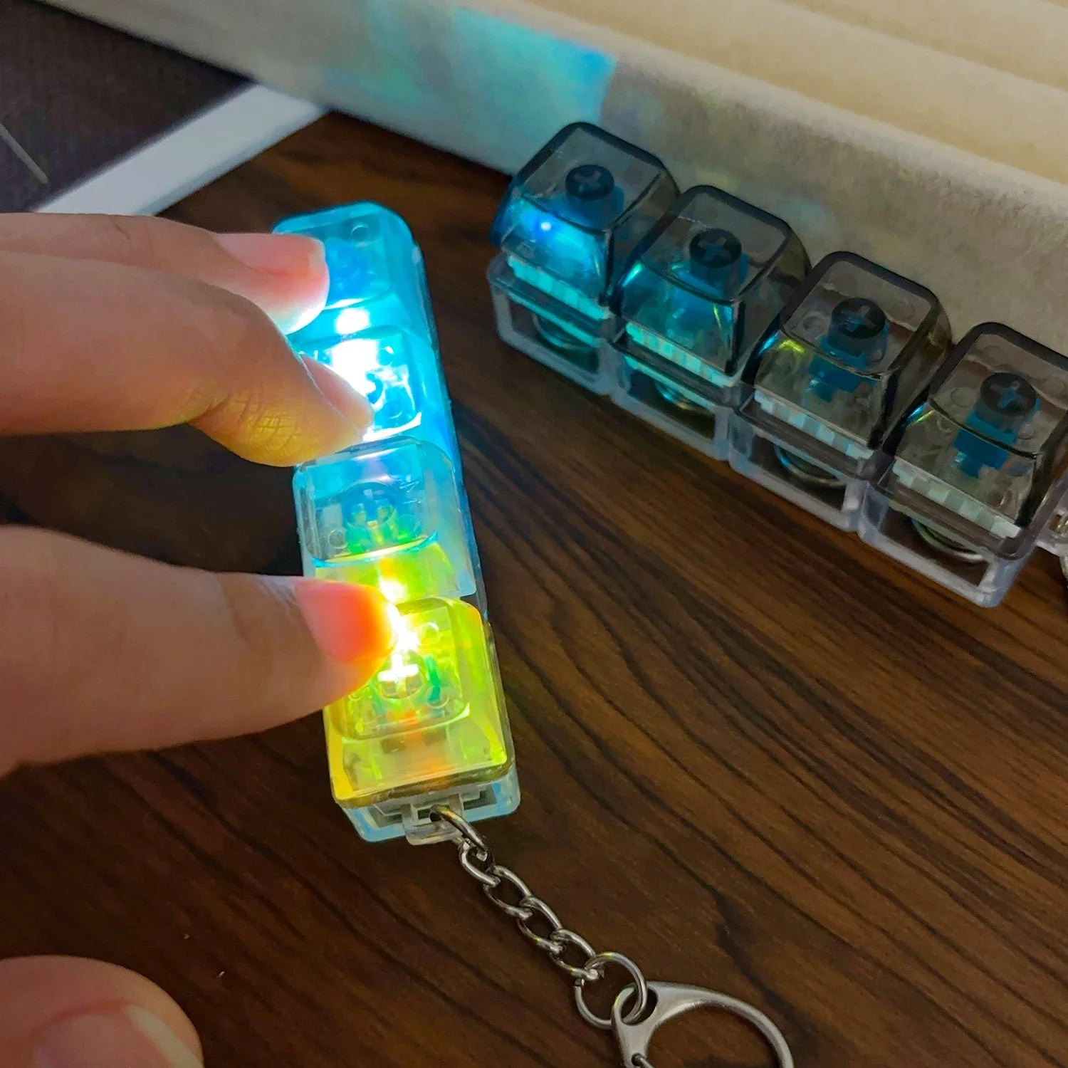 New Stress Anxiety Relief Keyboard Keychain Four Finger Button for Office Home Adults Kid Decompression Clicker Hot Gadget Gifts