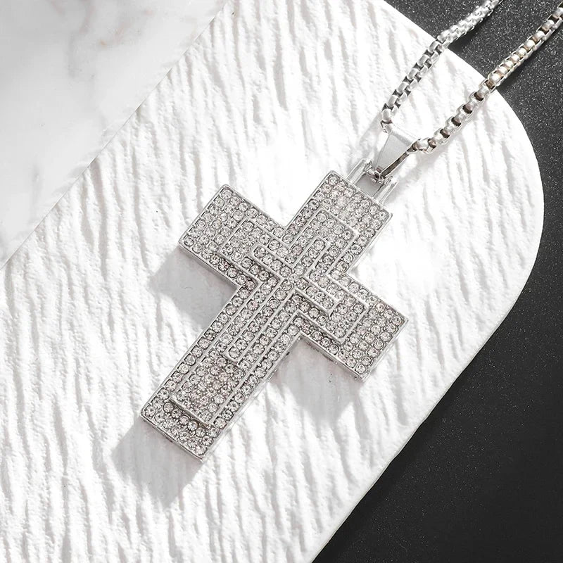 Exquisite Creative Bubble Letter Xo Inlaid White Zircon Pendant Necklace Men\\'s Fashion Casual Party Jewelry Holiday Gifts