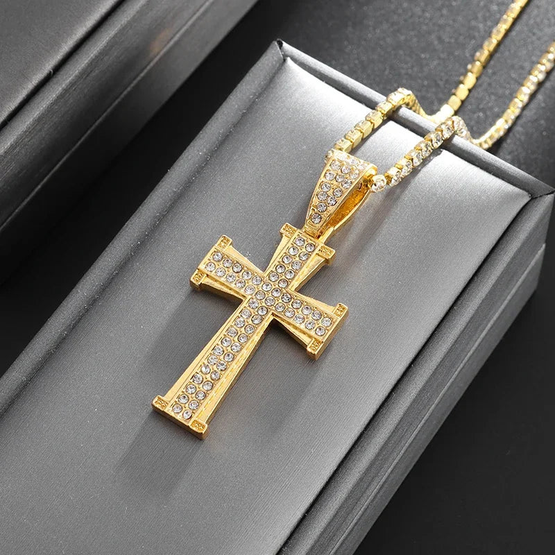 Exquisite Creative Bubble Letter Xo Inlaid White Zircon Pendant Necklace Men\\'s Fashion Casual Party Jewelry Holiday Gifts